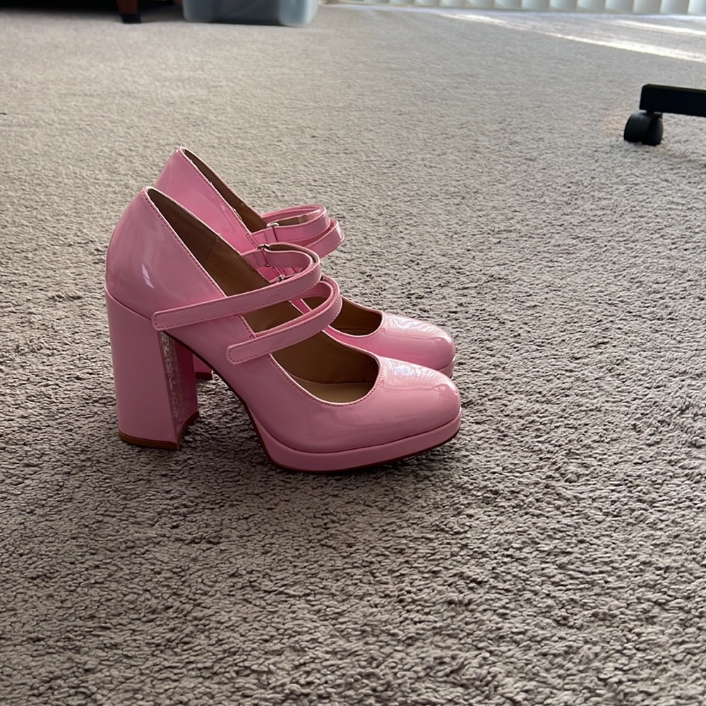 Steve Madden pink chunky heels
